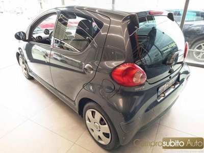 Toyota Aygo 1.0 12V VVT-i 5 porte (6)