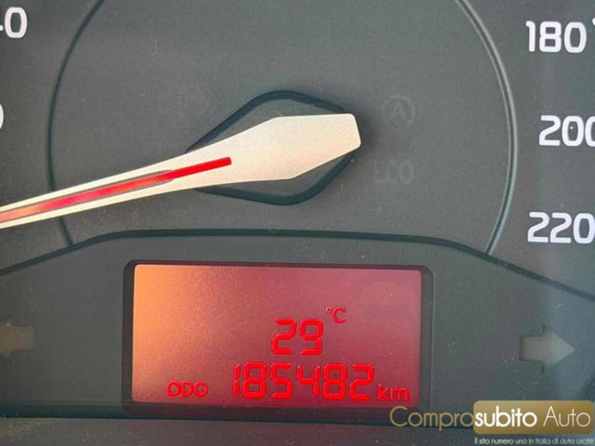 Kia Rio 1.1 CRDi 5p. Cool (14)