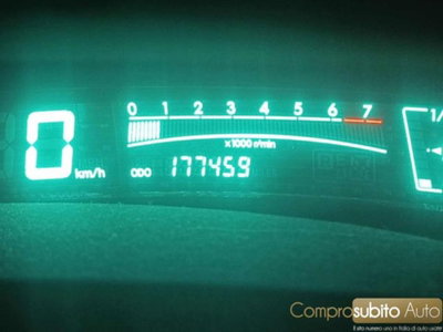Toyota Yaris 1.0 5 porte (11)