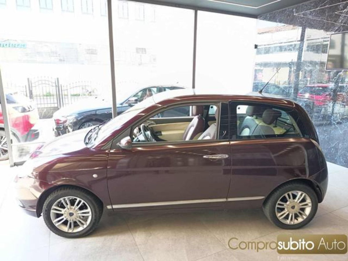 Lancia Ypsilon 1.2 Platino (11)