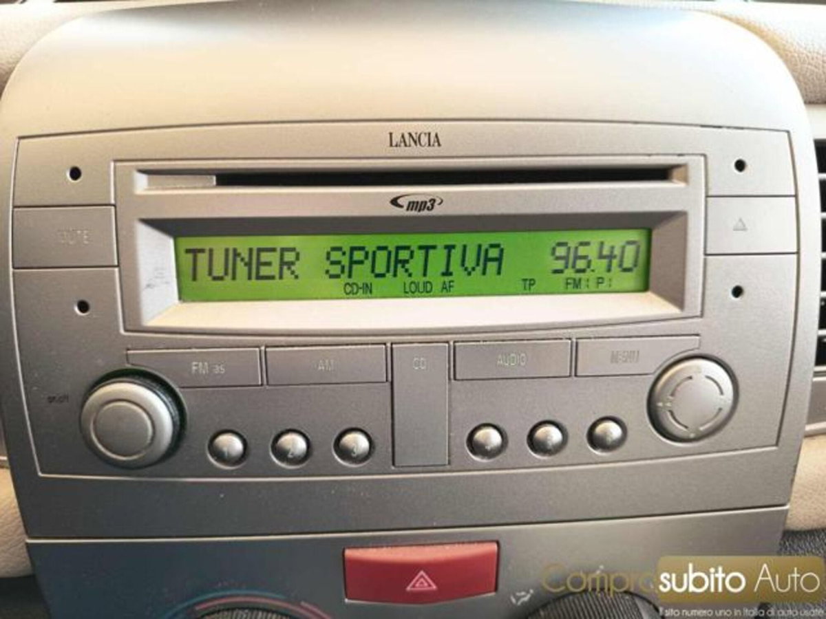 Lancia Ypsilon 1.2 Platino (17)