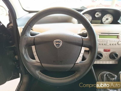 Lancia Ypsilon 1.2 Platino (8)