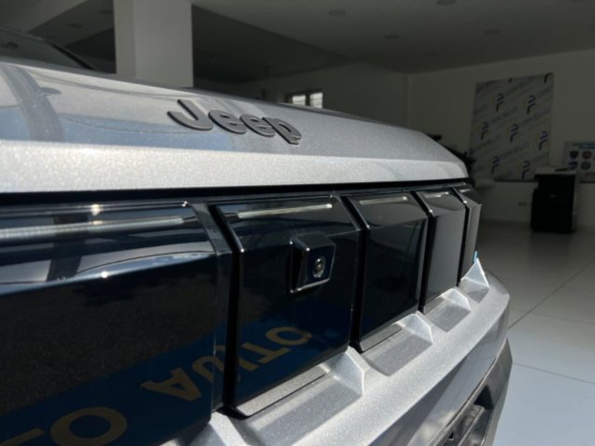 Jeep Compass full-electric First Edition fwd 213cv auto (14)