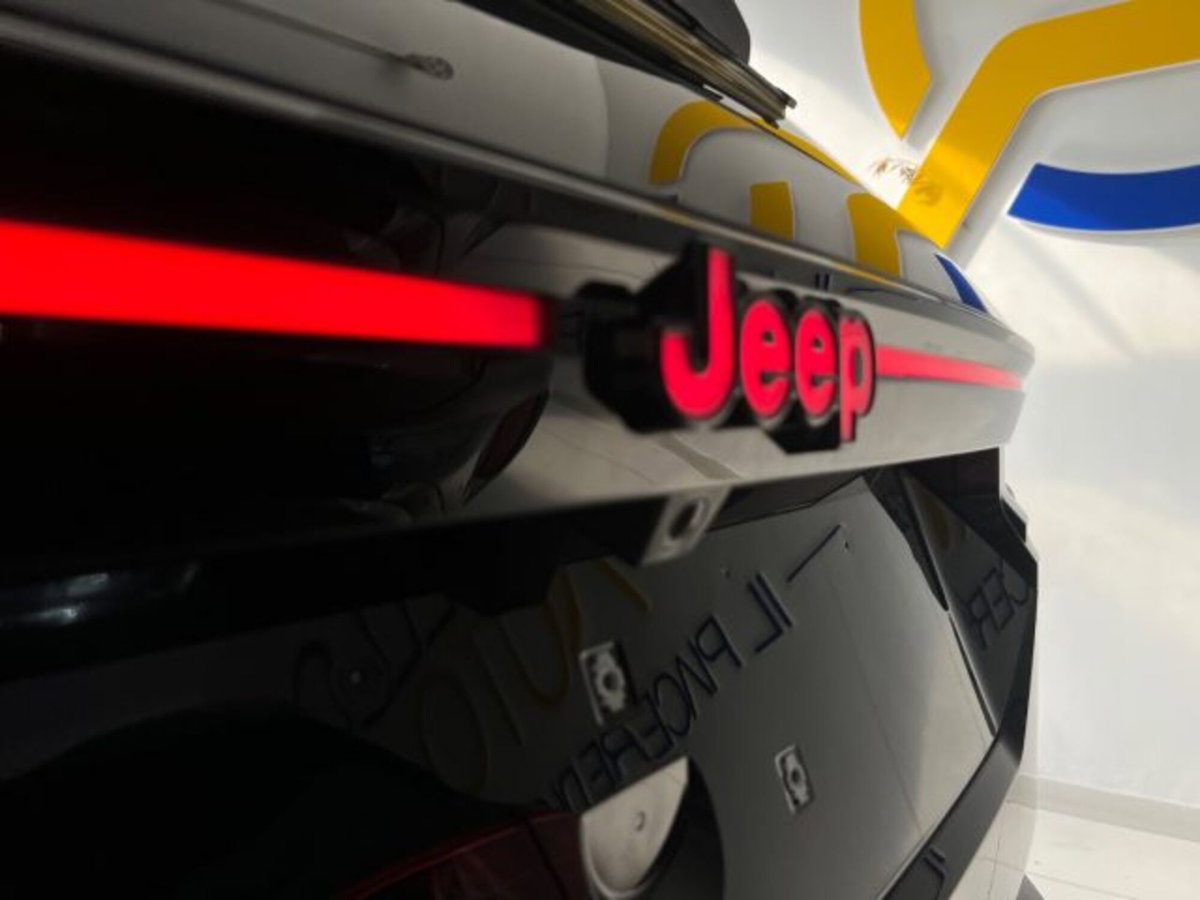 Jeep Compass full-electric First Edition fwd 213cv auto (16)