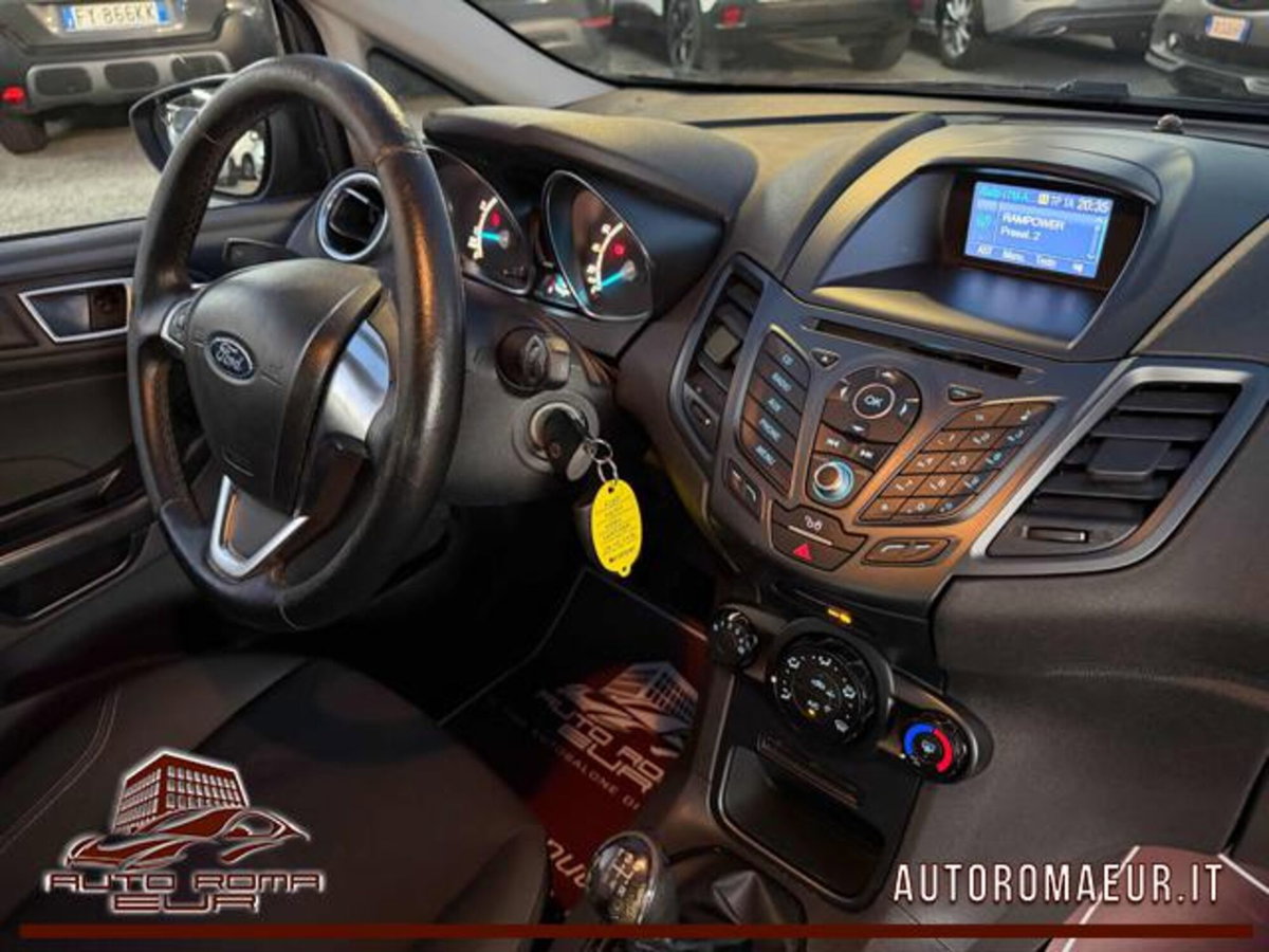 Ford Fiesta 1.2 60CV 3 porte (18)
