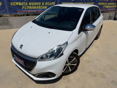 Peugeot 208 1.2 puretech Active s&s 100cv usata
