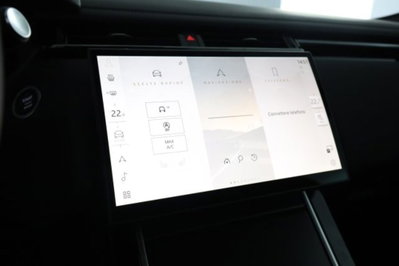 Land Rover Range Rover Velar 2.0D I4 204 CV (18)