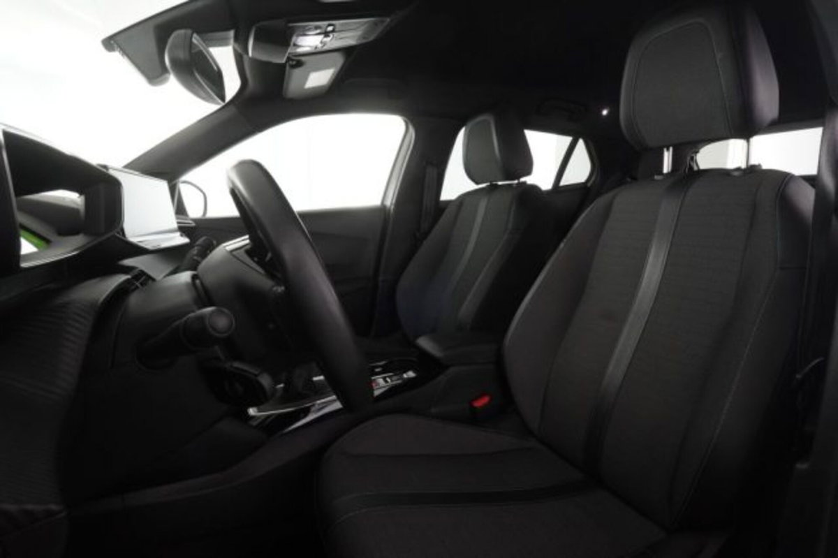 Peugeot 2008 PureTech 100 S&S Allure Pack (10)