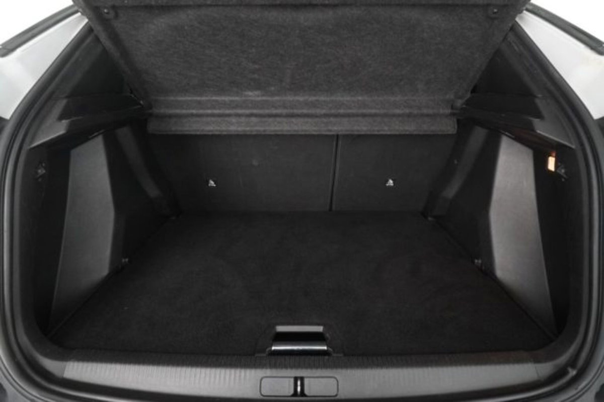 Peugeot 2008 PureTech 100 S&S Allure Pack (14)