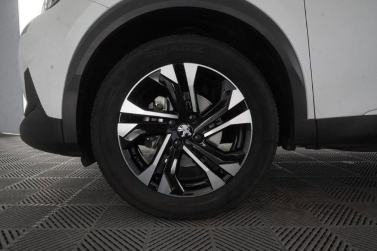 Peugeot 2008 PureTech 100 S&S Allure Pack (16)