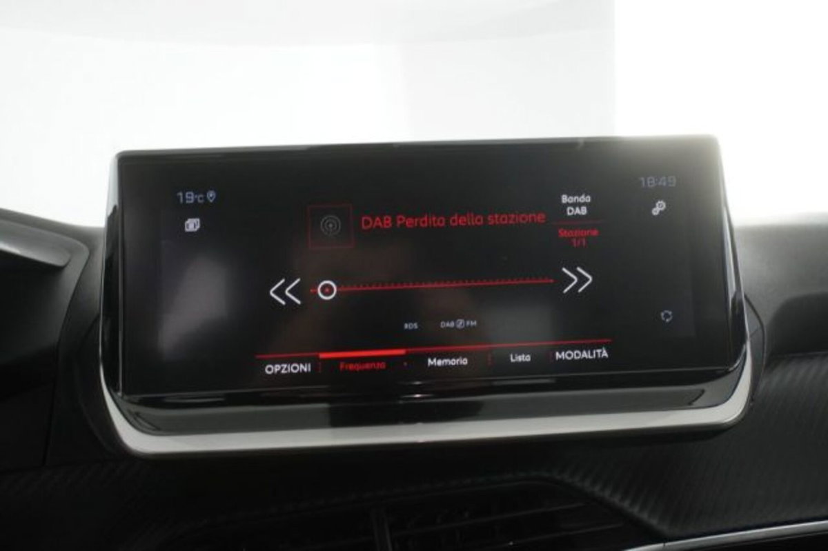 Peugeot 2008 PureTech 100 S&S Allure Pack (19)