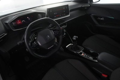 Peugeot 2008 PureTech 100 S&S Allure Pack (9)