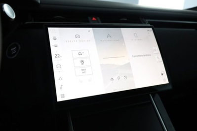 Land Rover Range Rover Velar 2.0D I4 204 CV (18)