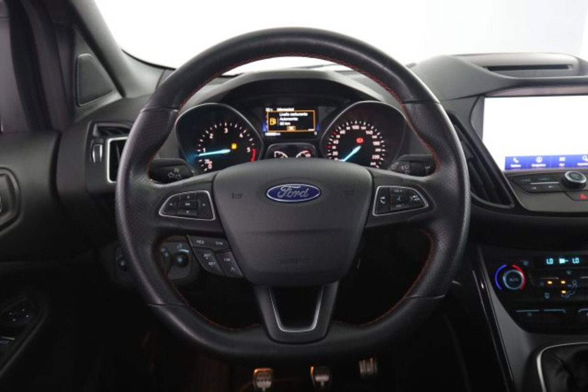 Ford Kuga 1.5 TDCI 120 CV S&S 2WD ST-Line (13)