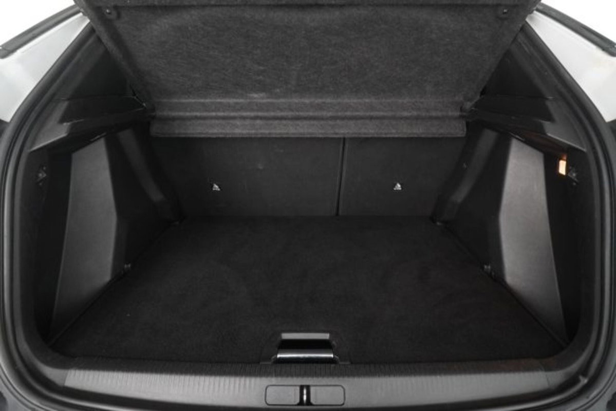 Peugeot 2008 PureTech 100 S&S Allure Pack (14)
