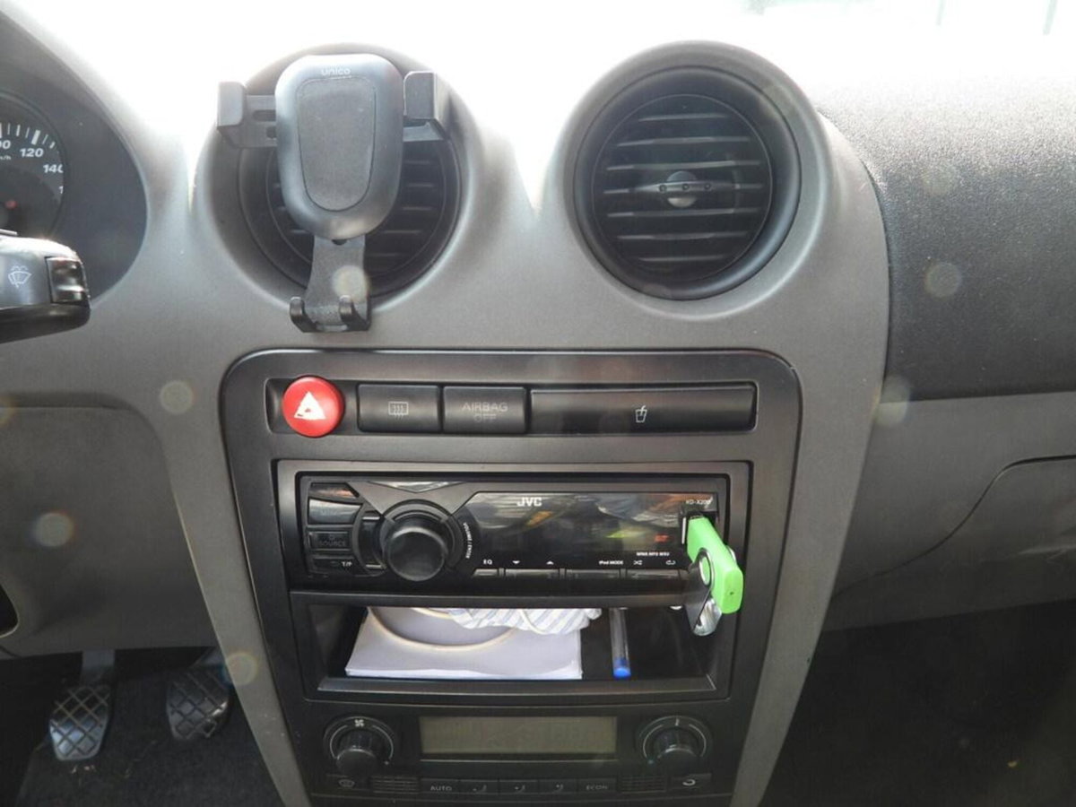 SEAT Ibiza 1.4 TDI 5p. Stylance (9)