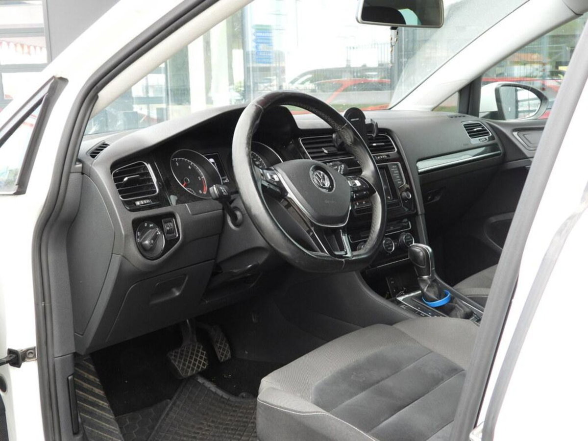 Volkswagen Golf 1.6 TDI 110 CV DSG 5p. Highline BlueMotion Technology (9)