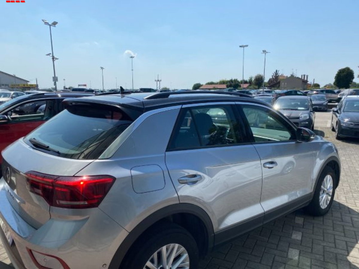 Volkswagen T-Roc 1.5 tsi Life dsg (14)