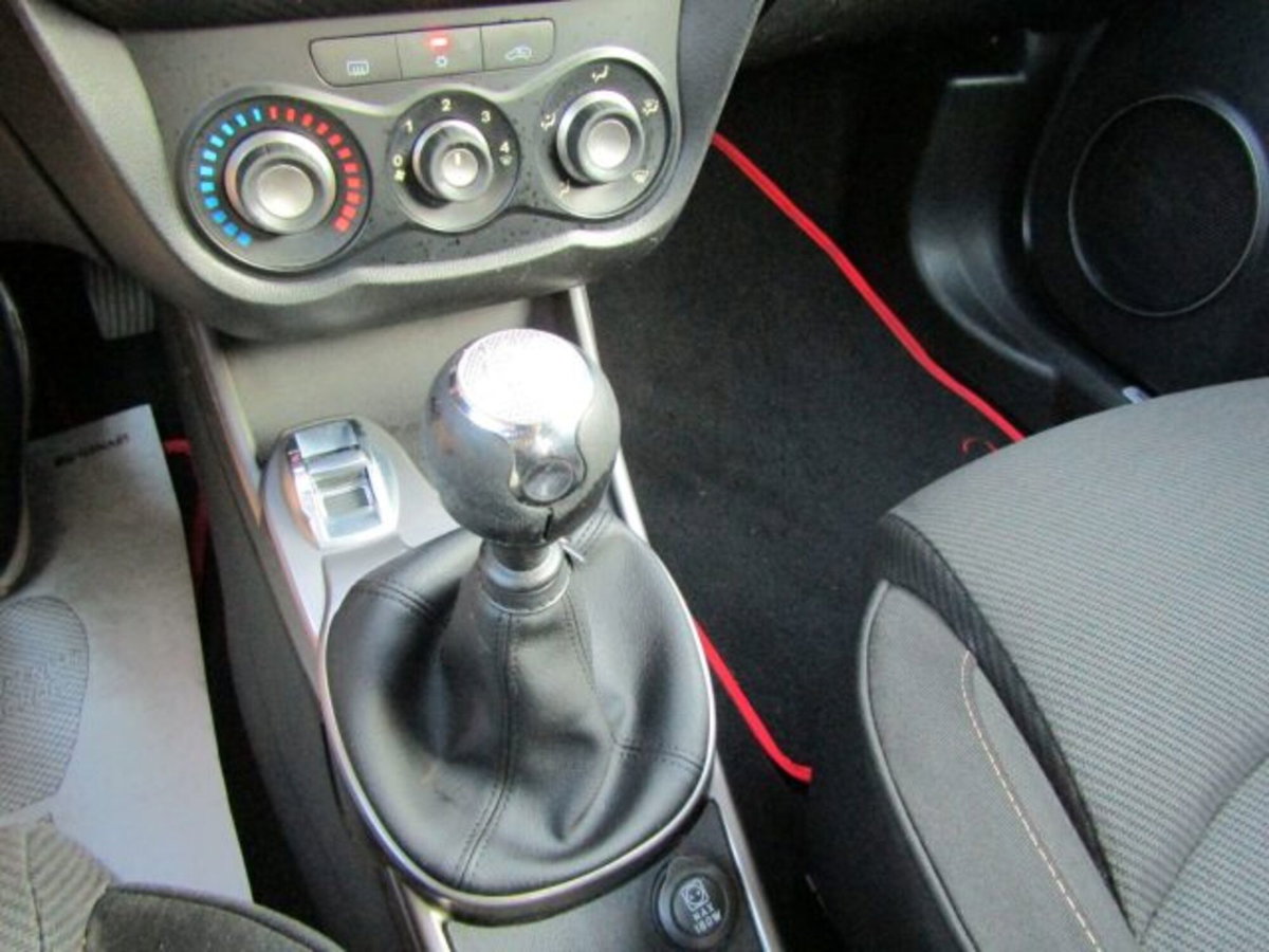 Alfa Romeo MiTo 1.4 105 CV M.air S&S Distinctive Sport Pack (18)