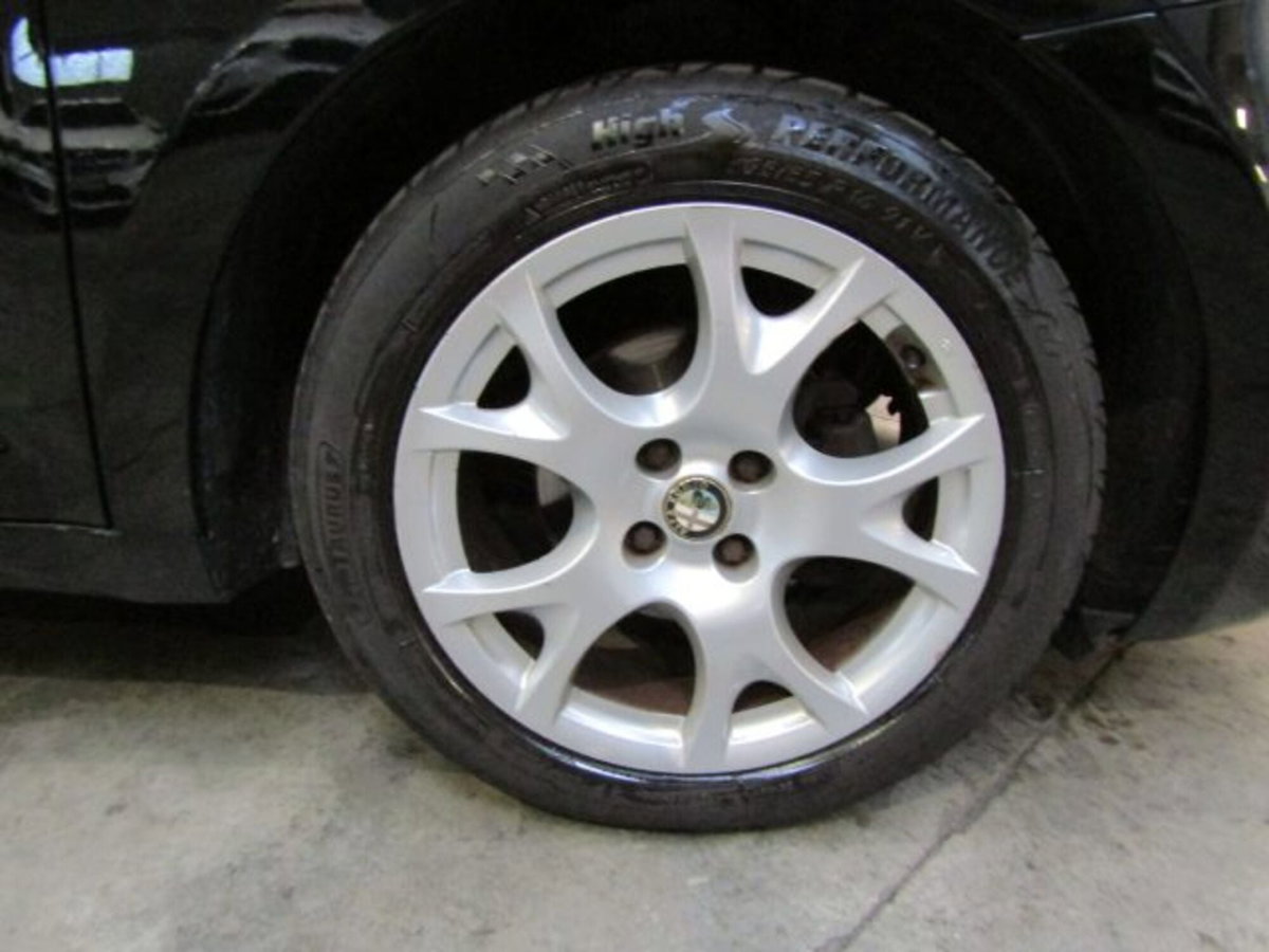 Alfa Romeo MiTo 1.4 105 CV M.air S&S Distinctive Sport Pack (4)