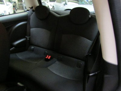 MINI Mini 1.6 16V Cooper D (11)