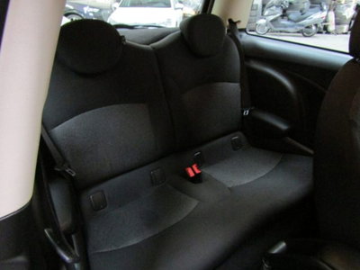 MINI Mini 1.6 16V Cooper D (12)