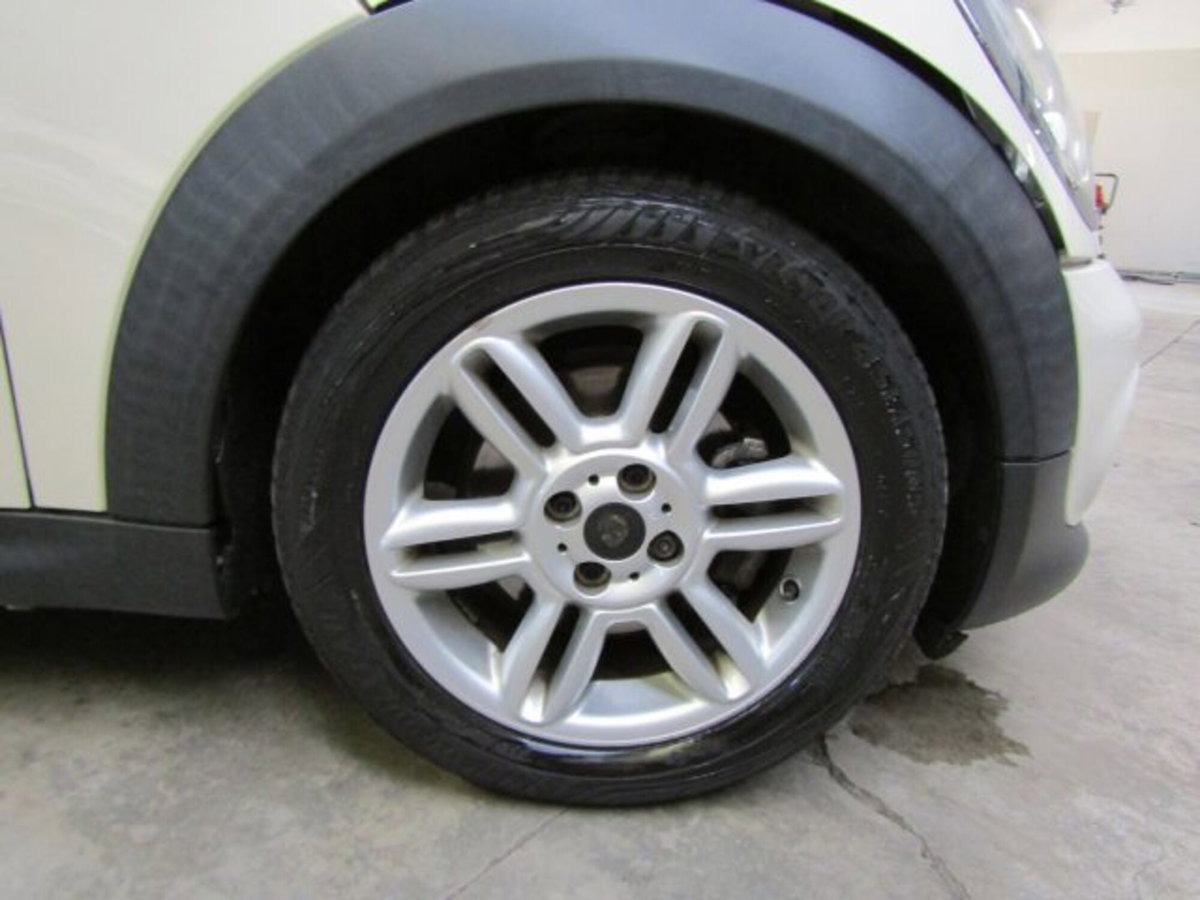 MINI Mini 1.6 16V Cooper D (4)