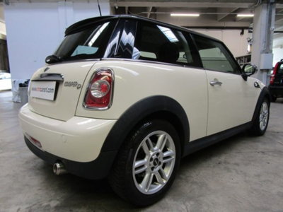 MINI Mini 1.6 16V Cooper D (5)