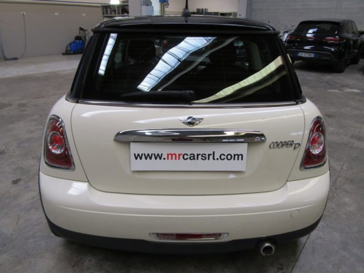 MINI Mini 1.6 16V Cooper D (6)
