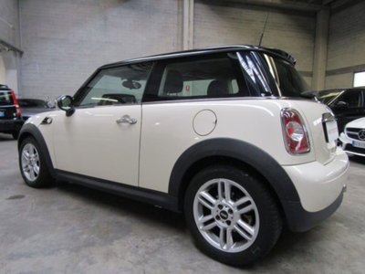 MINI Mini 1.6 16V Cooper D (7)