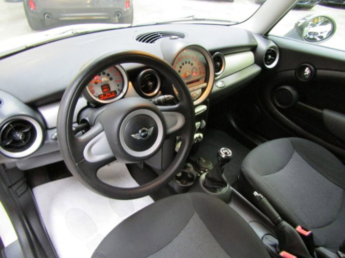 MINI Mini 1.4 16V One (55kW) (7)