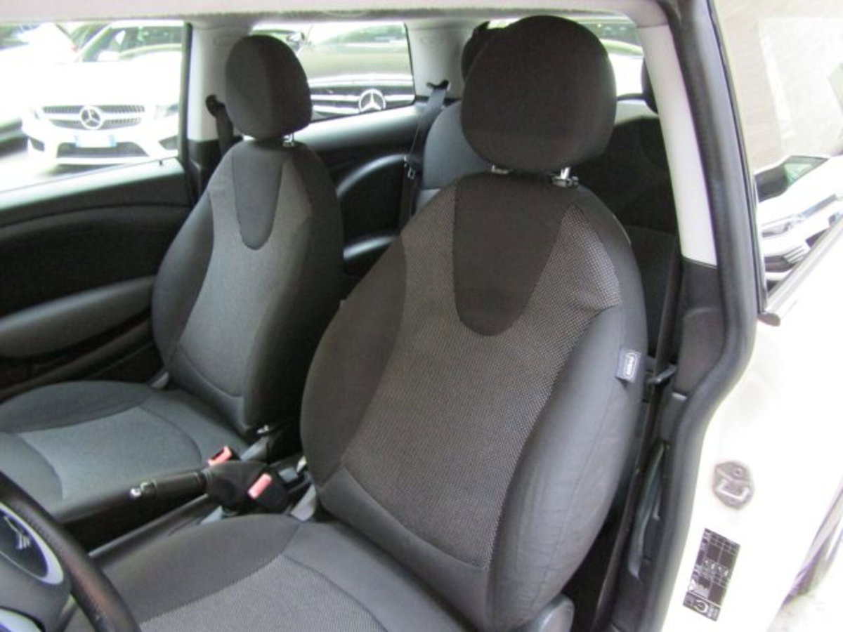 MINI Mini 1.4 16V One (55kW) (9)