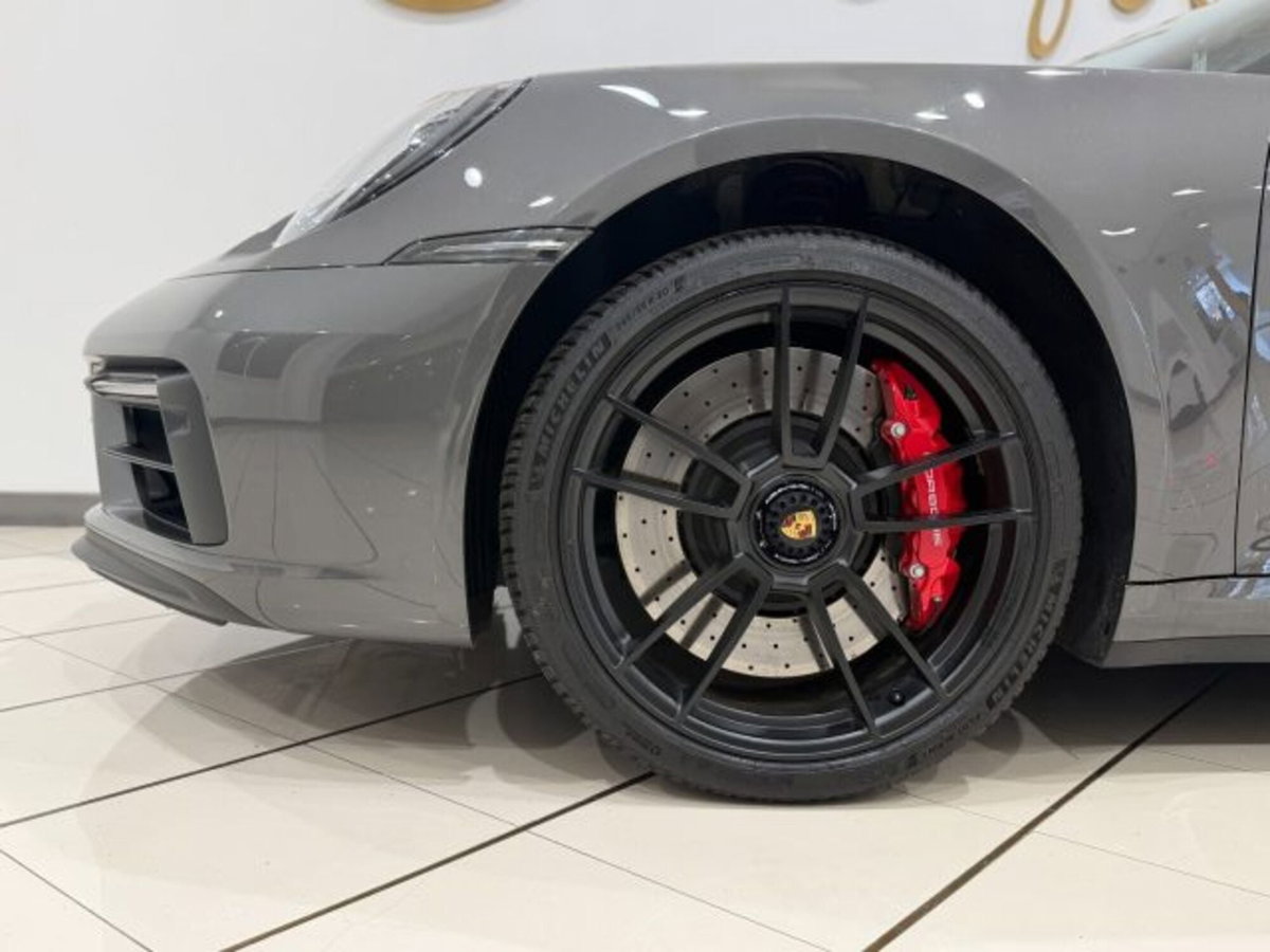 Porsche 911 Coupé Coupe 3.0 Carrera 4 GTS (9)