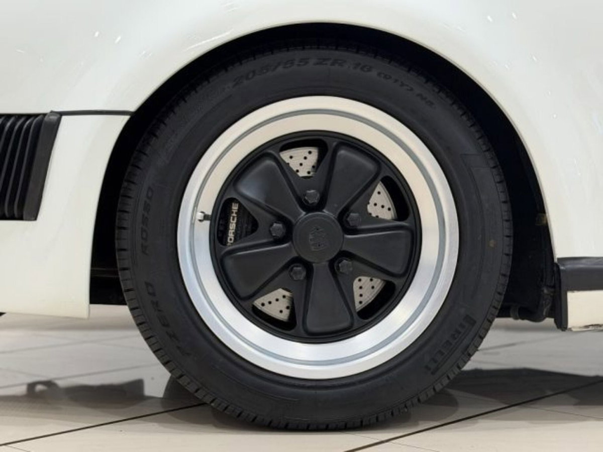 Porsche 911 Cabrio Carrera 3.2 (14)