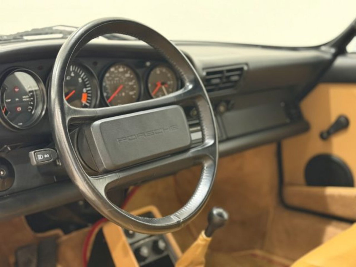 Porsche 911 Cabrio Carrera 3.2 (20)