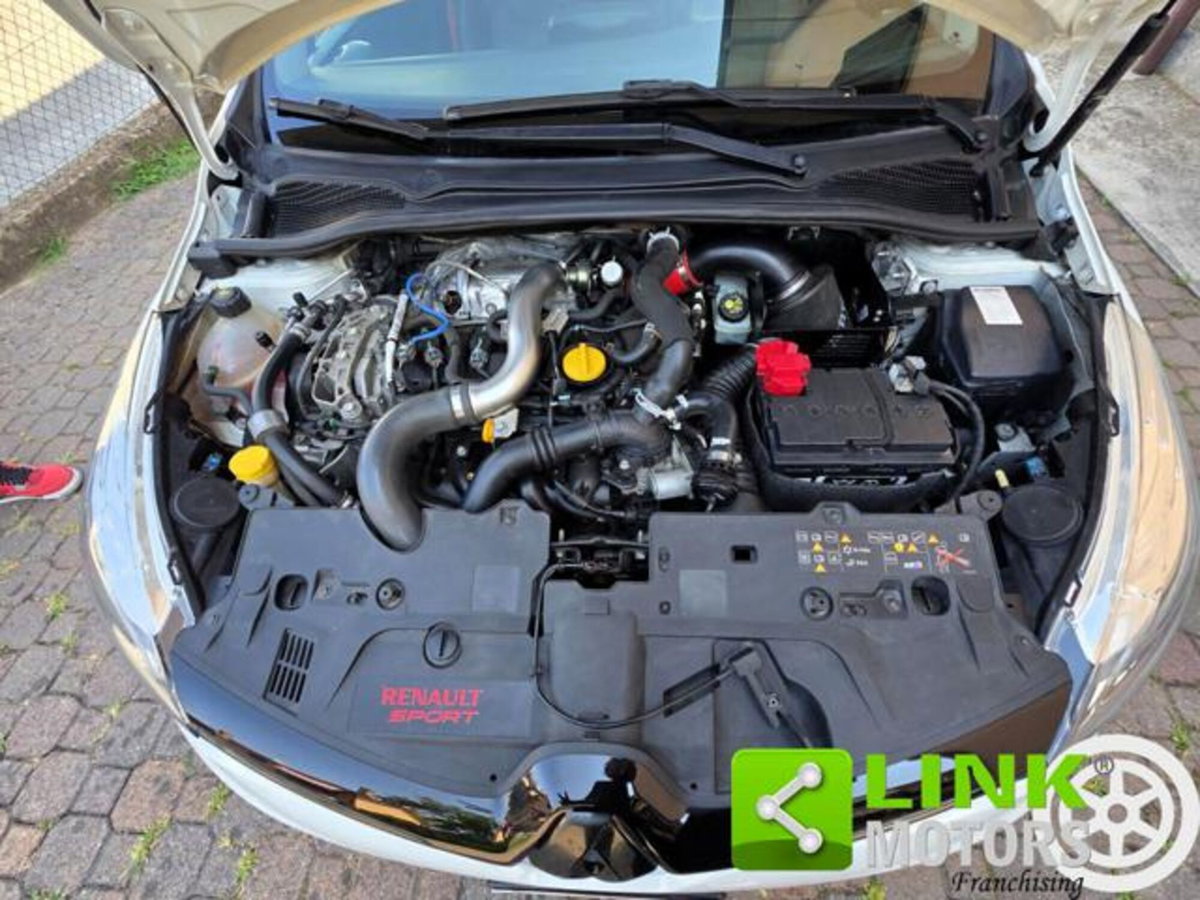 Renault Clio 1.6 T 220CV EDC Start&Stop 5 porte R.S. Trophy (14)