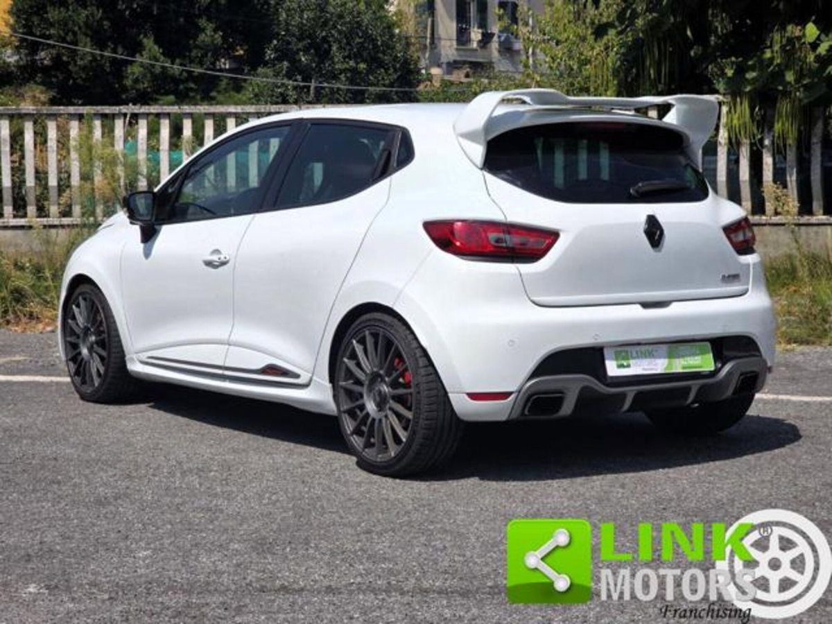 Renault Clio 1.6 T 220CV EDC Start&Stop 5 porte R.S. Trophy (3)
