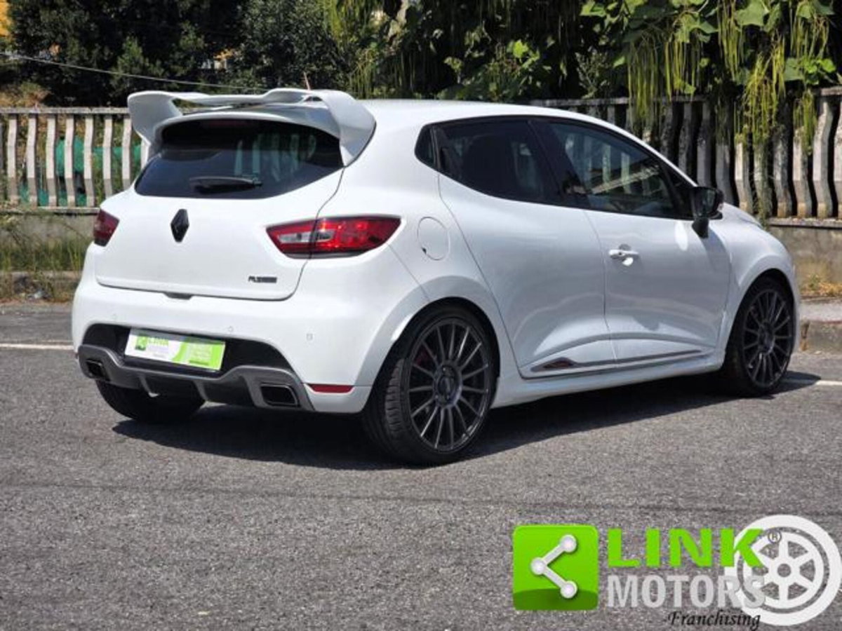 Renault Clio 1.6 T 220CV EDC Start&Stop 5 porte R.S. Trophy (9)