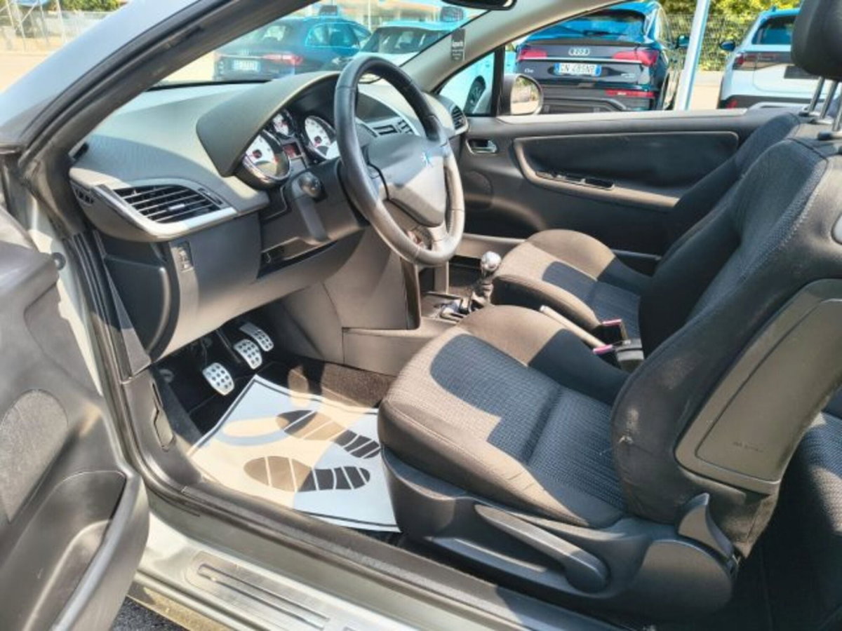 Peugeot 207 Cabrio VTi 120CV CC aut. Féline (11)