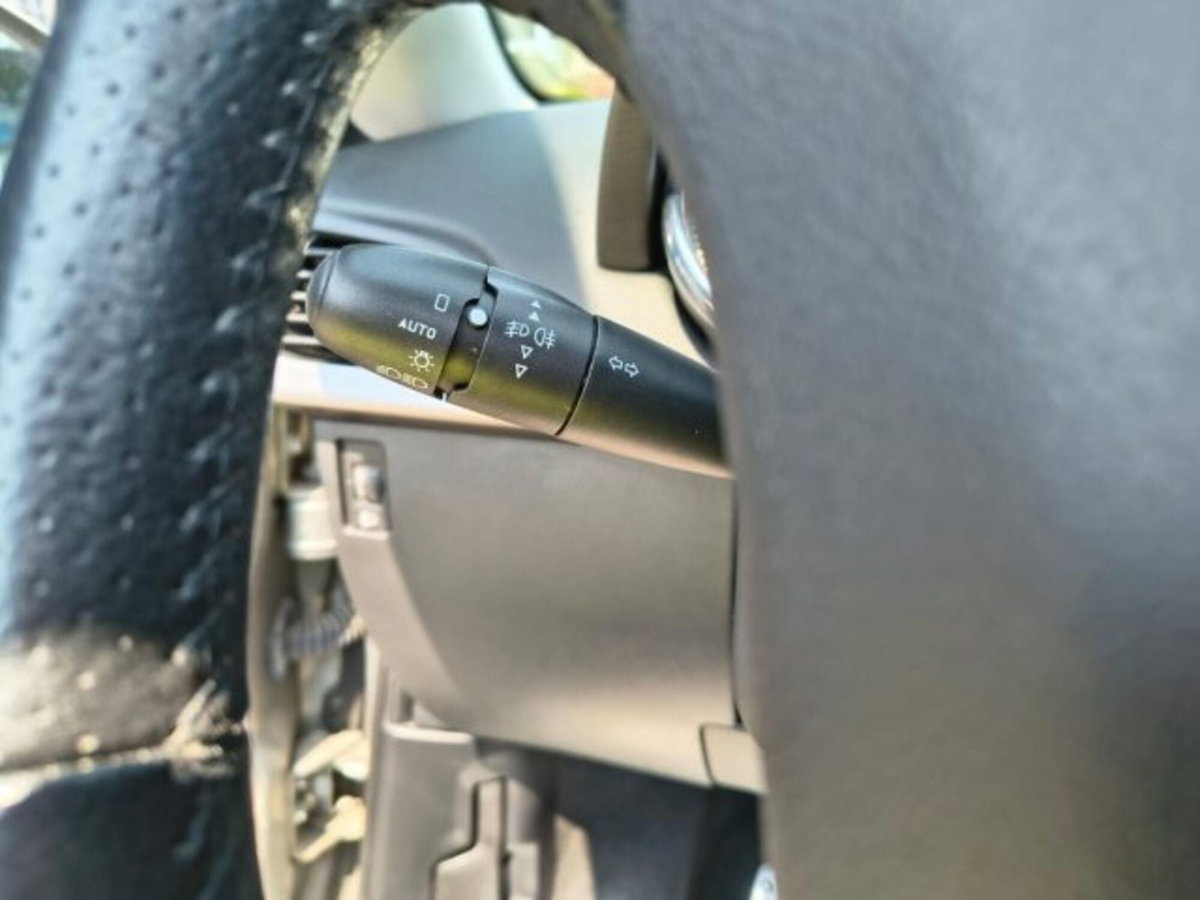 Peugeot 207 Cabrio VTi 120CV CC aut. Féline (15)