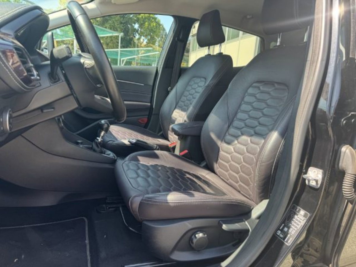 Ford Fiesta 1.5 TDCi 5 porte Vignale (10)