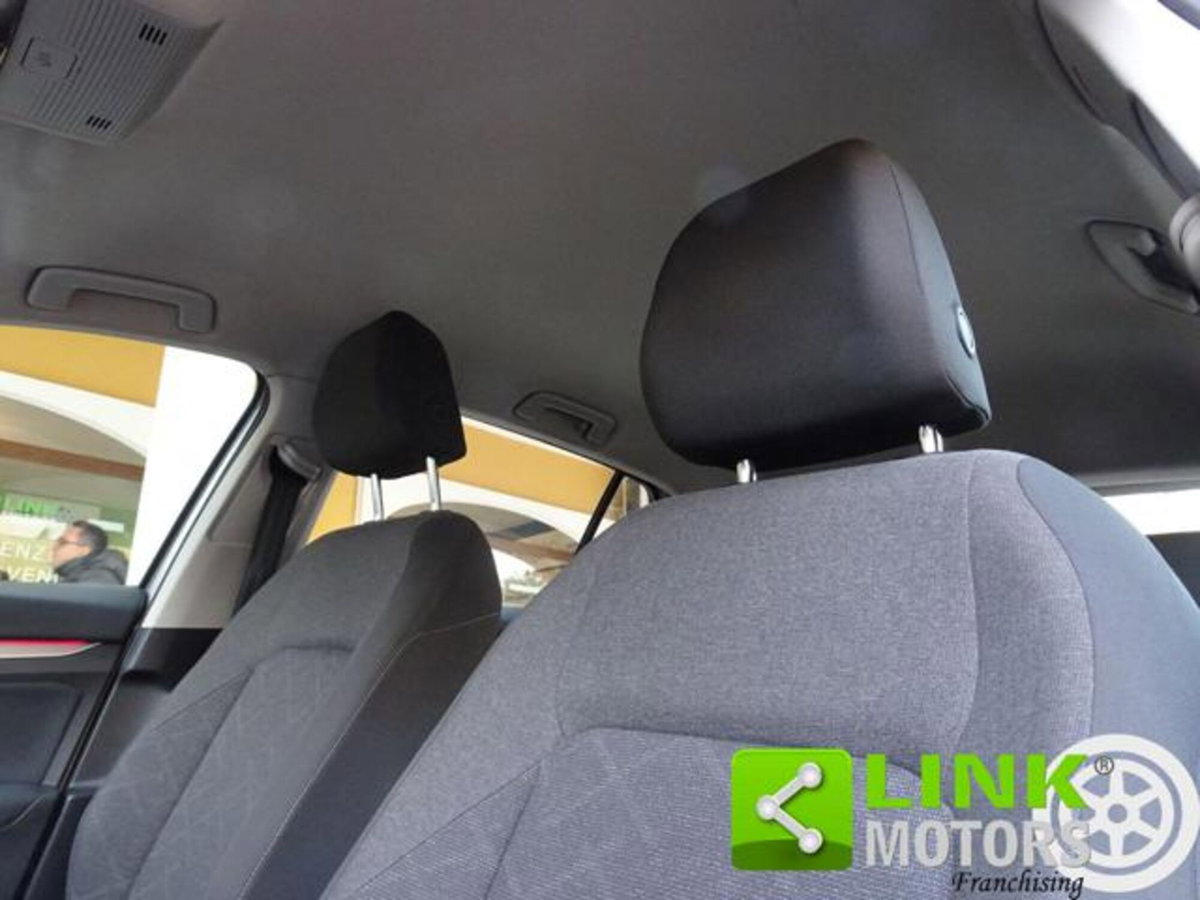 Volkswagen Golf 1.0 TSI 115 CV 5p. Comfortline BlueMotion (12)