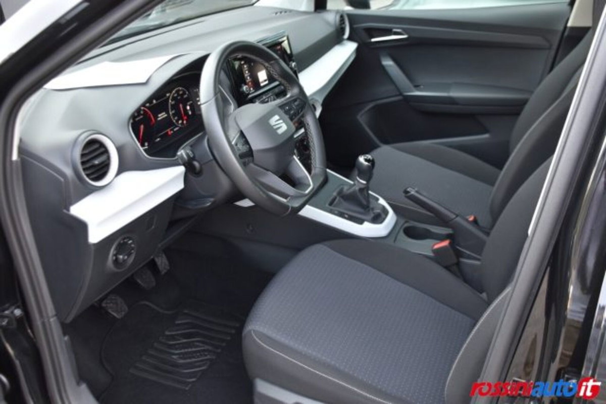 SEAT Arona 1.0 ecotsi Black Edition 95cv (11)