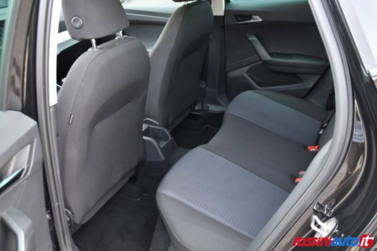 SEAT Arona 1.0 ecotsi Black Edition 95cv (12)