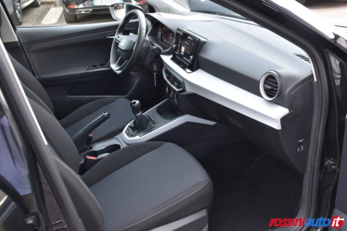 SEAT Arona 1.0 ecotsi Black Edition 95cv (14)