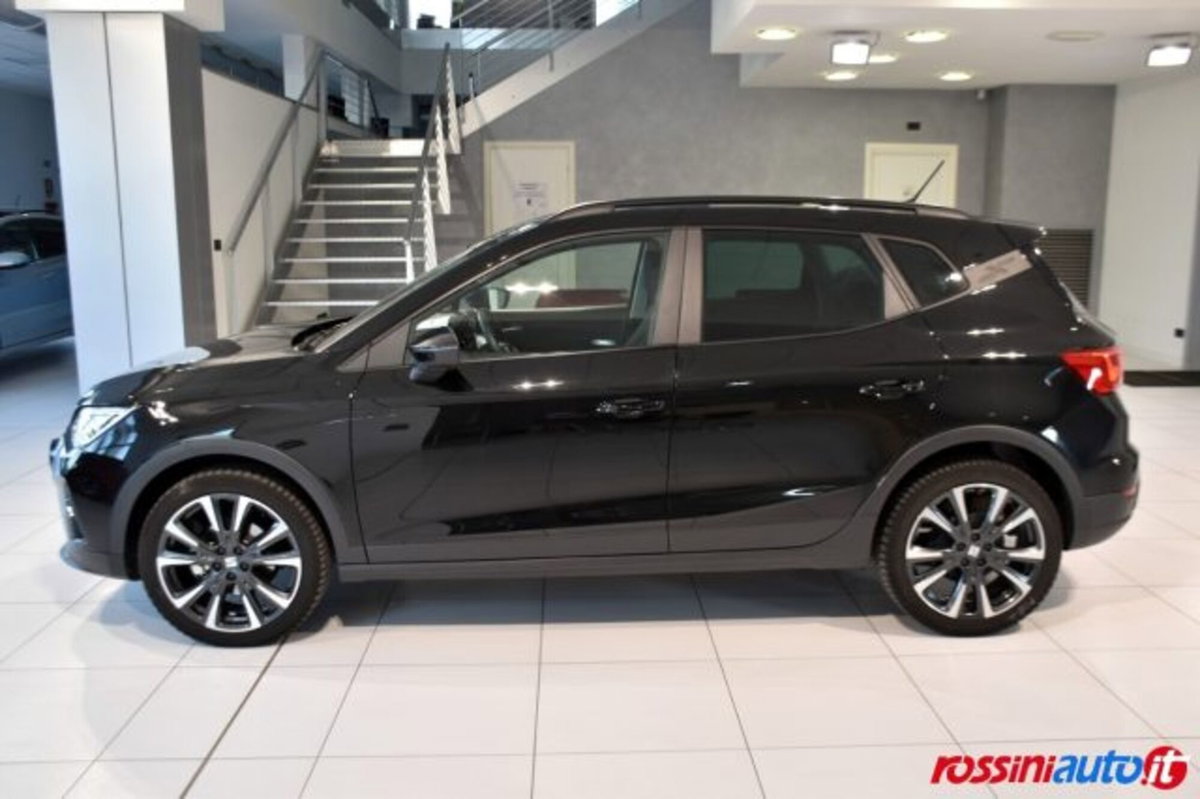 SEAT Arona 1.0 ecotsi Black Edition 95cv (2)