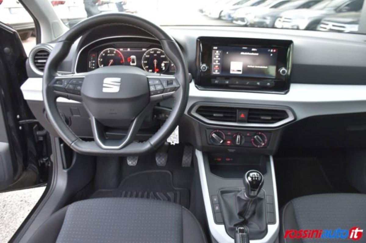 SEAT Arona 1.0 ecotsi Black Edition 95cv (9)