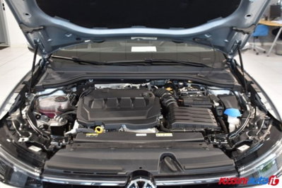 Volkswagen Passat 2.0 tdi scr R-Line 150cv dsg (17)