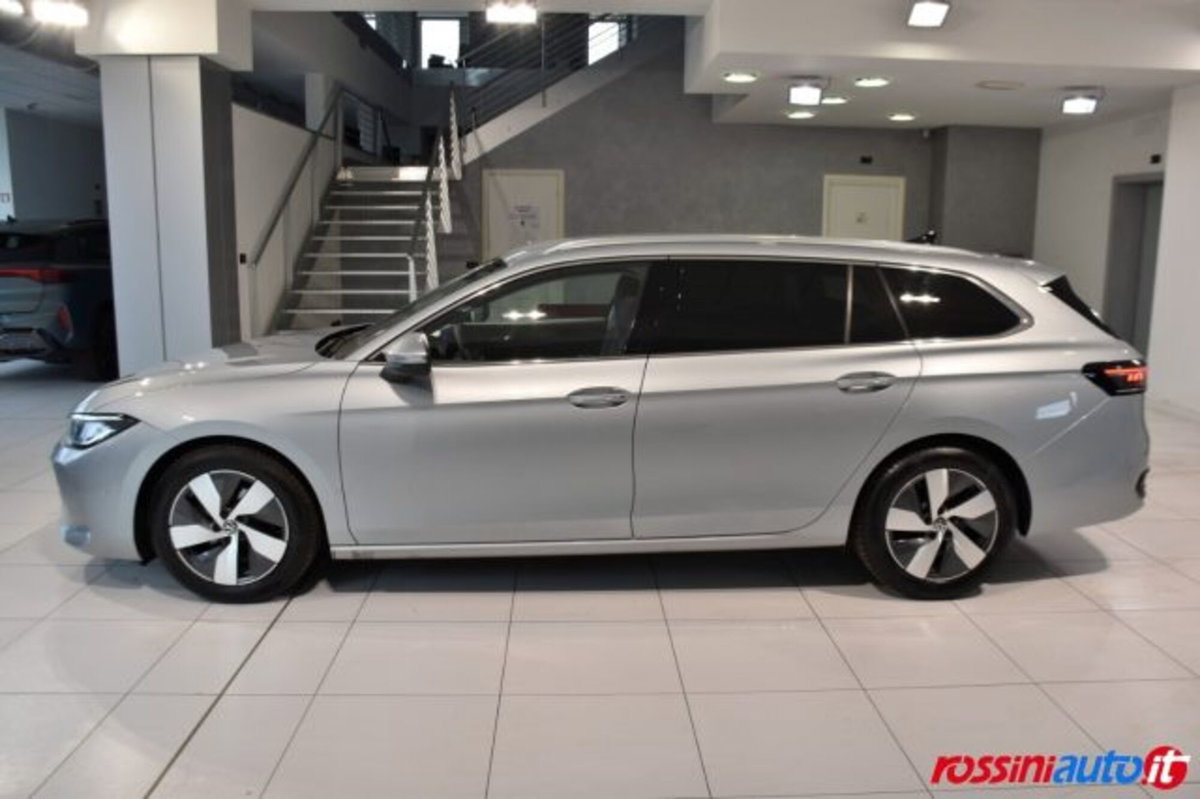 Volkswagen Passat 2.0 tdi scr R-Line 150cv dsg (2)