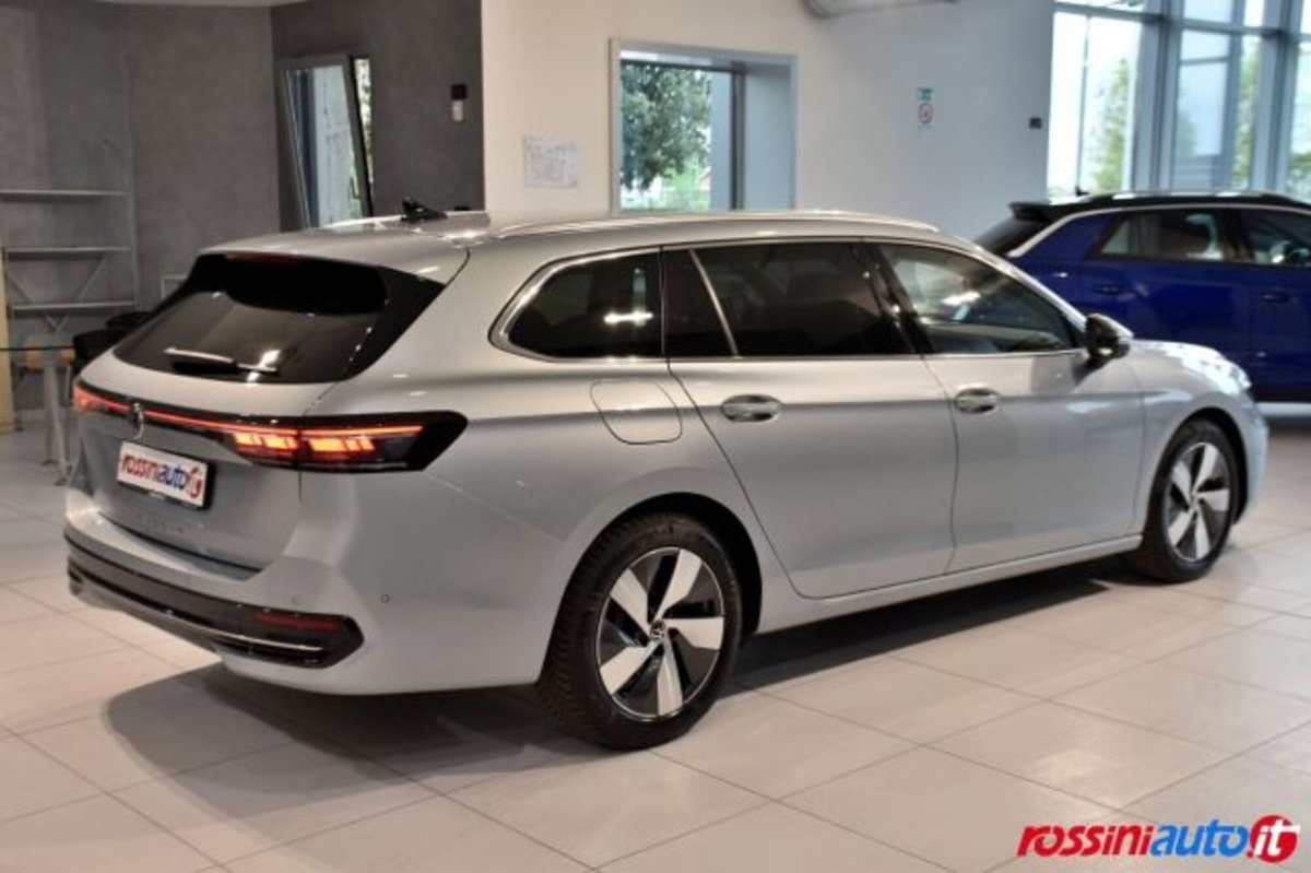 Volkswagen Passat 2.0 tdi scr R-Line 150cv dsg (5)